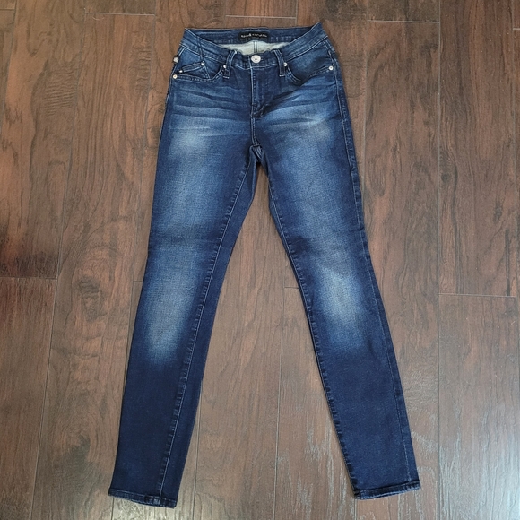Rock & Republic Denim - Rock & Republic 🖤 Berlin distressed Jeans - Size 4 M